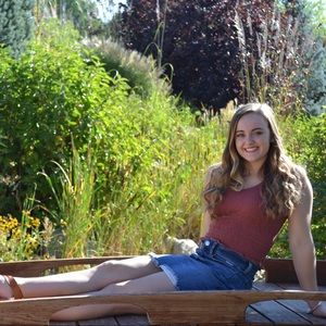 Meet your Posher, Danielle